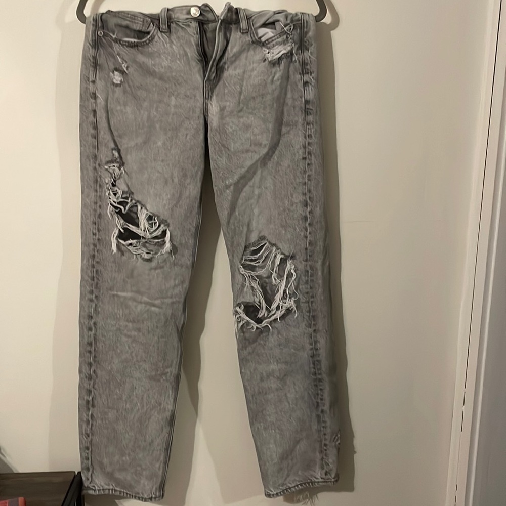 good used condition american eagle gray jeans size 2!